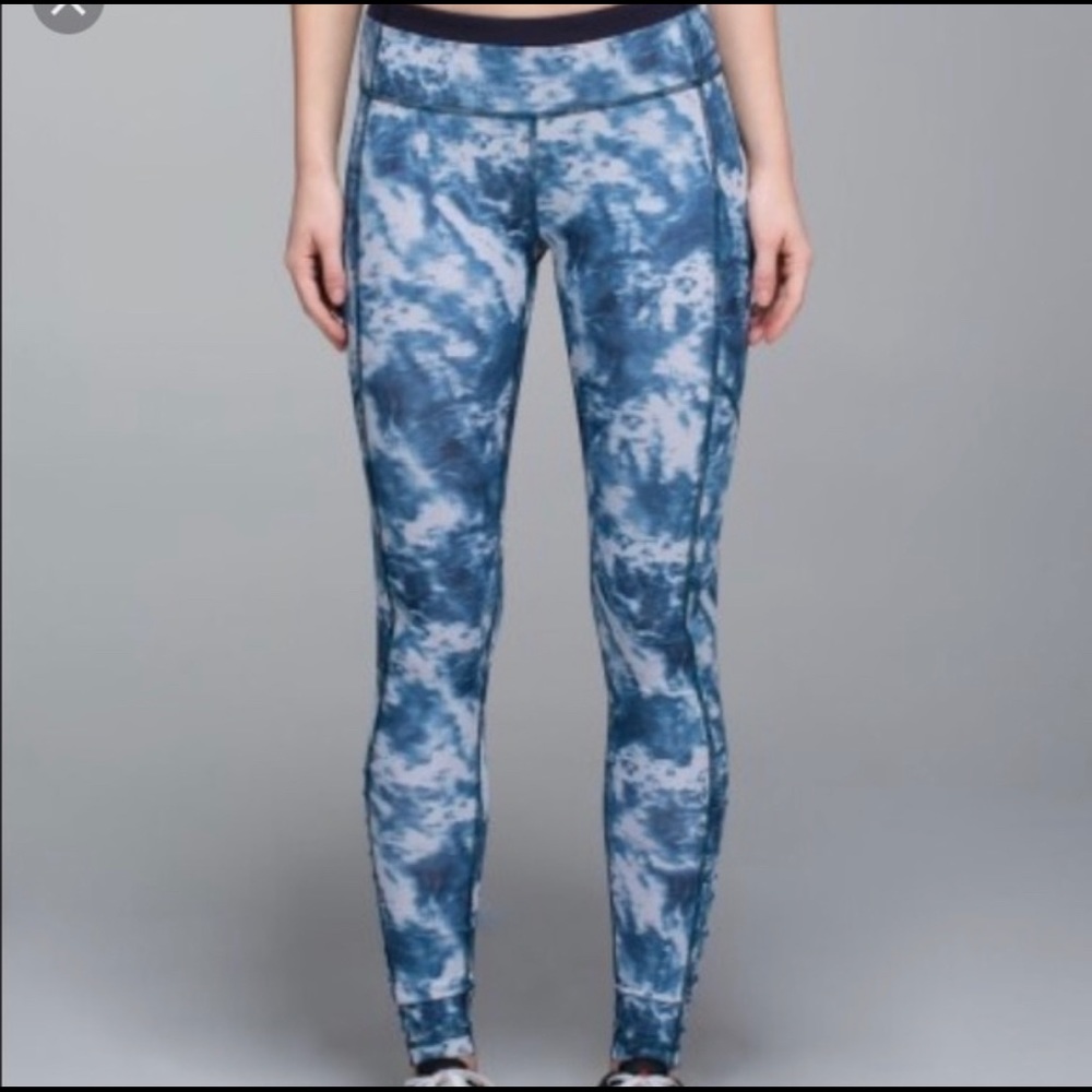 Lululemon blue and white leggings